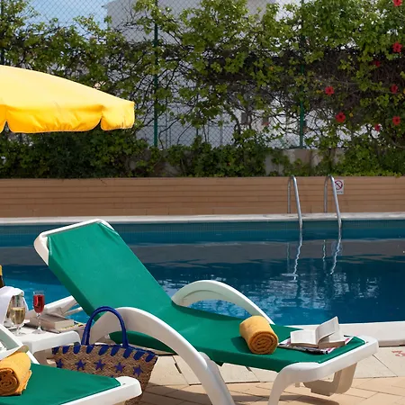 Oceanus Aparthotel 4*