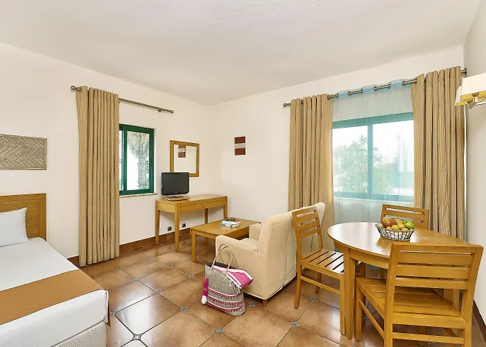 Oceanus Aparthotel 4*